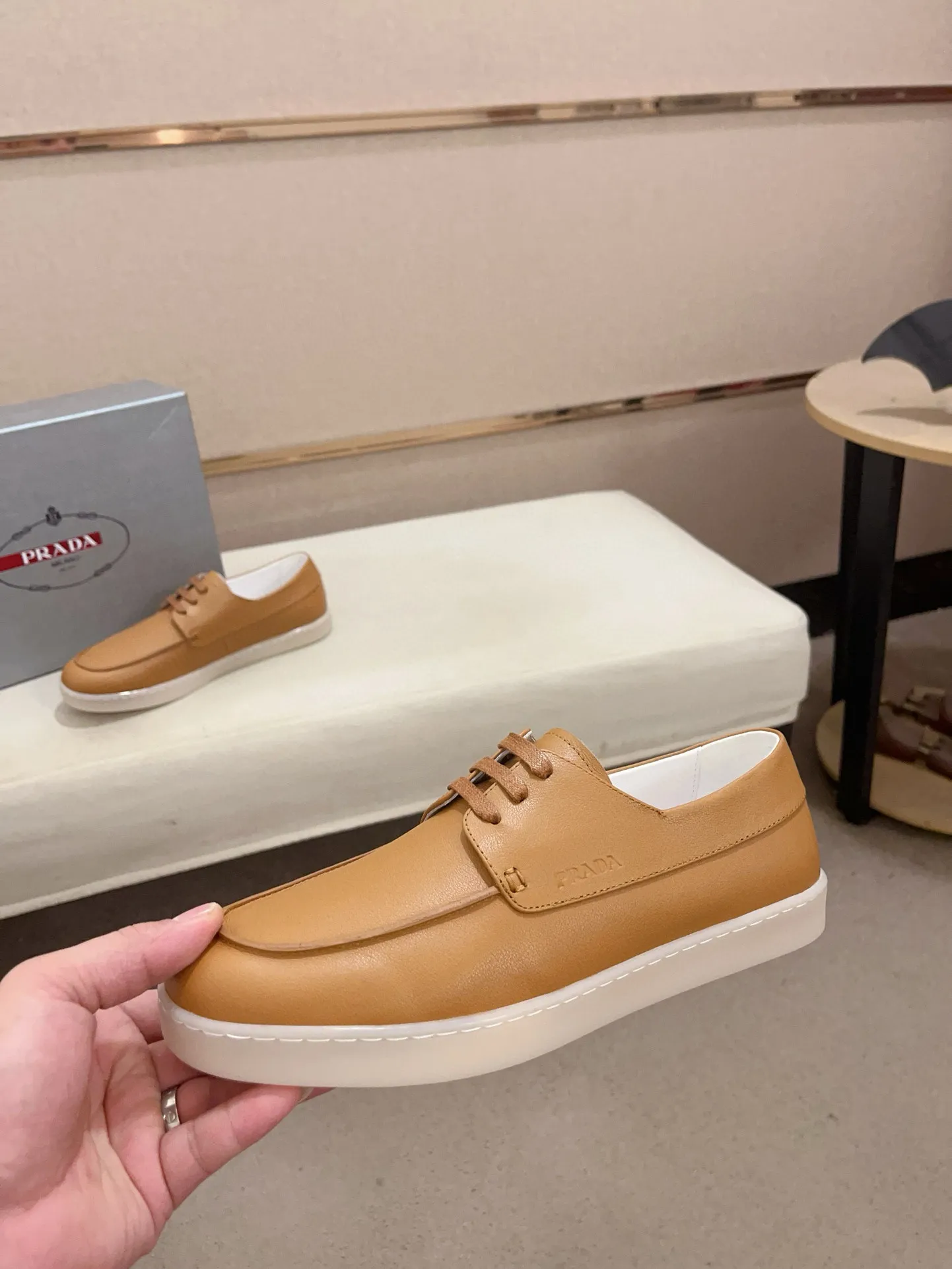 Men's shoes 💰 540💰 ✔️✔️✔️Higher version High-quality new PRADA (Prada) counters are launched at the same time. The new men's shoes and 😘 fabrics are made of high-tech glue-making technology. Lining: Full cowhide lining. 👍🏿 High-end ☄️ air-cushion molded anti-slip rubber outsole, exquisite lines, simple and elegant, comfortable and high-end for leisure travel. Code number: 38 to 44 (45 can be customized and cannot be returned or exchanged)